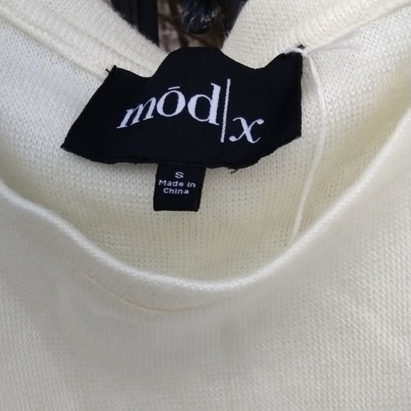 NWOT Mod|x Knit Long Sleeve Scoop Neck Faux Fur Trim Sweater Sz S, Quiet Luxury - Picture 3 of 9